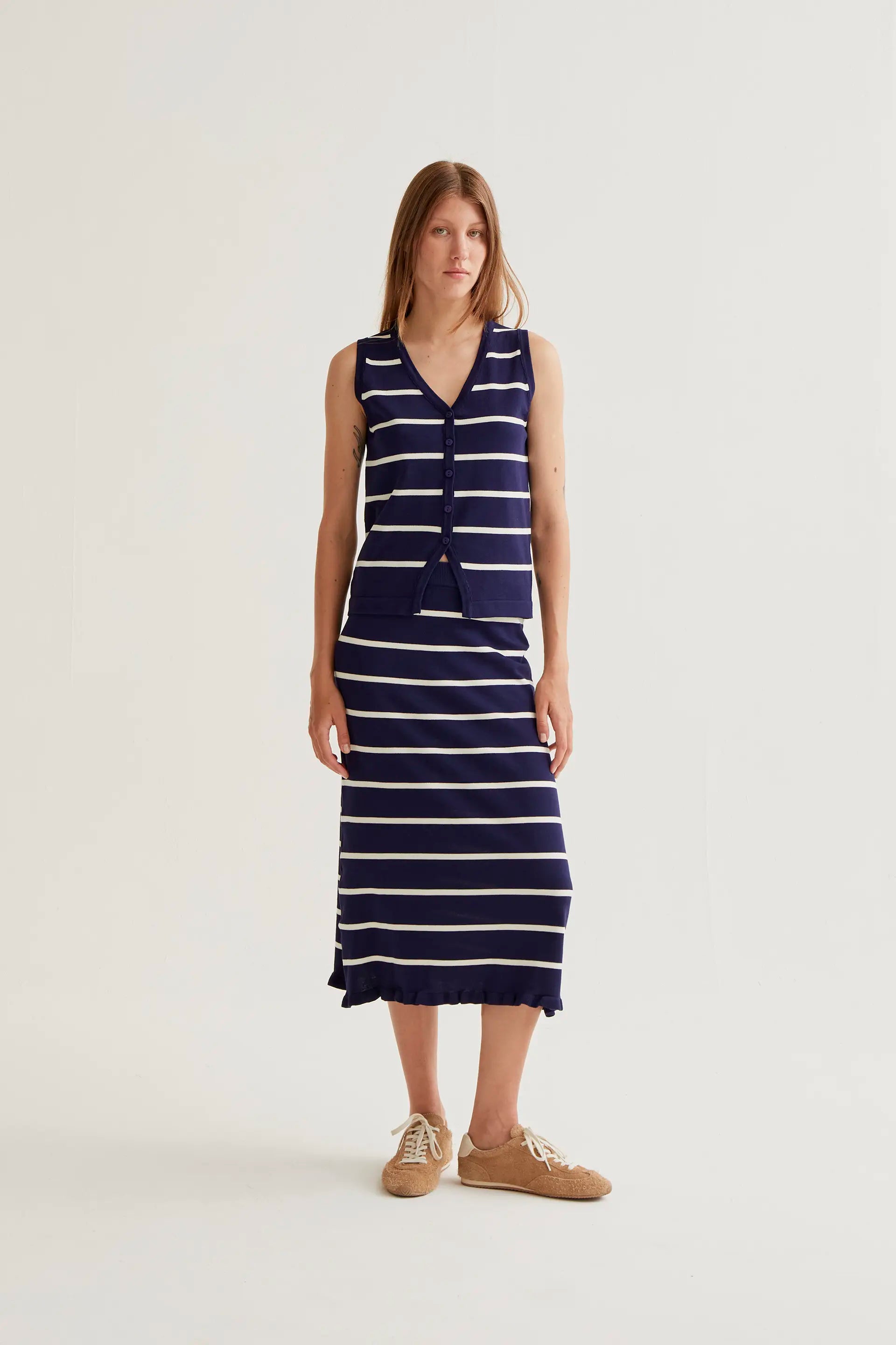 Falda midi  de punto con estampado de rayas azul marino y blanco
