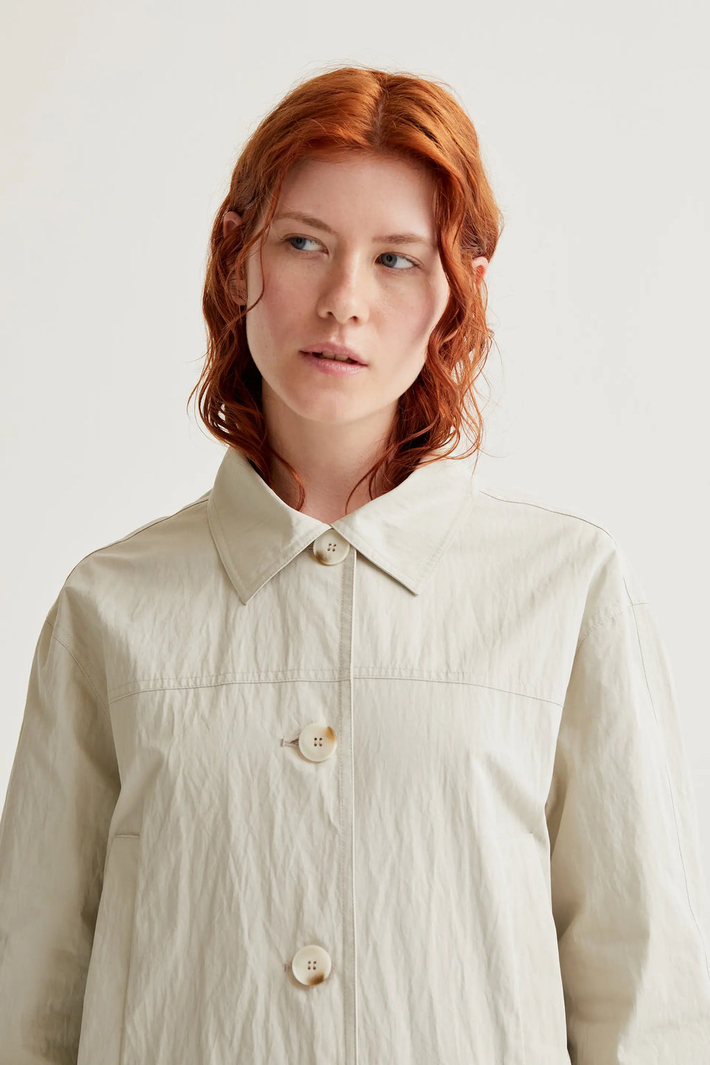 Gabardina blanco roto