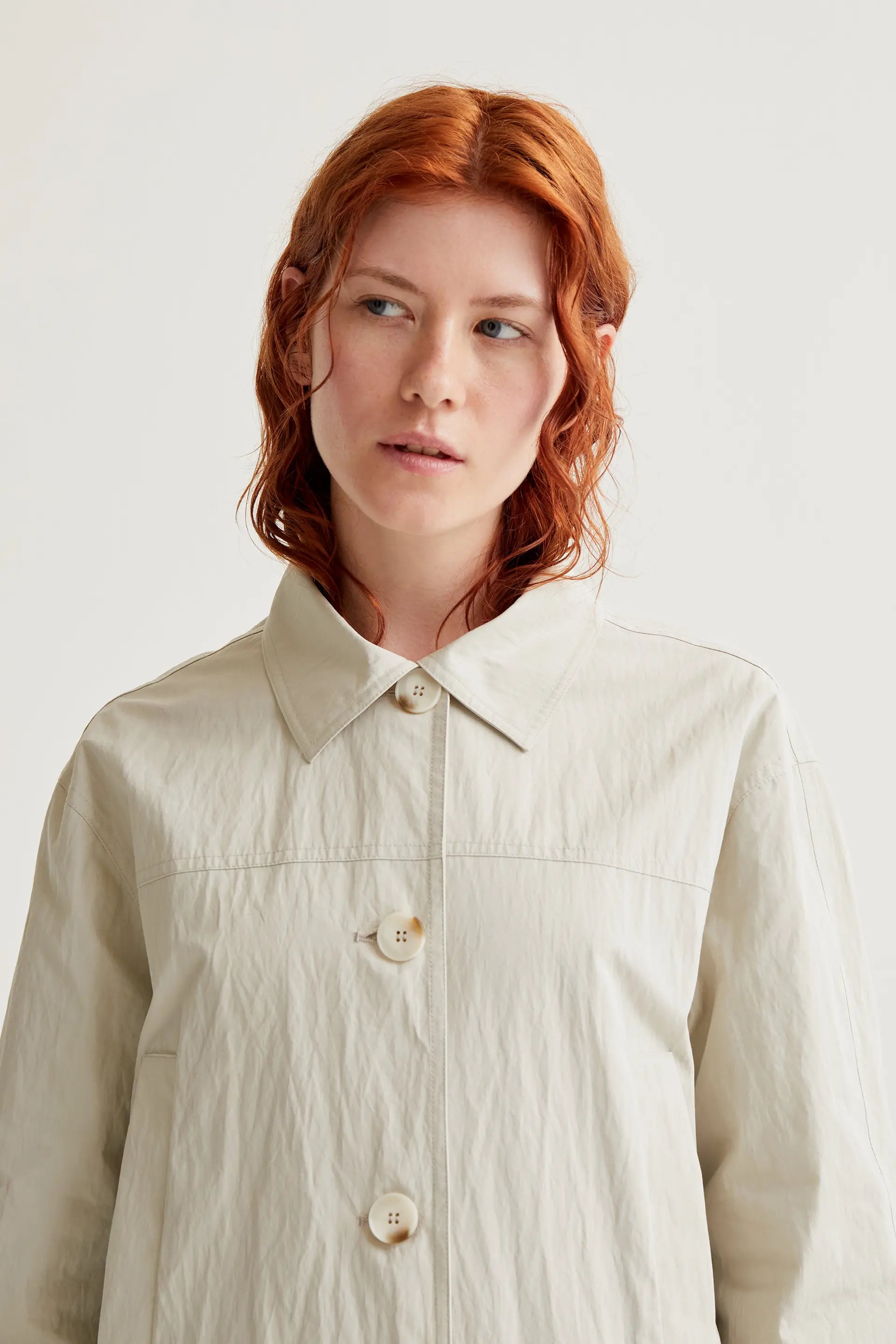 Gabardina blanco roto