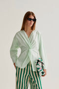 Top drapeado verde