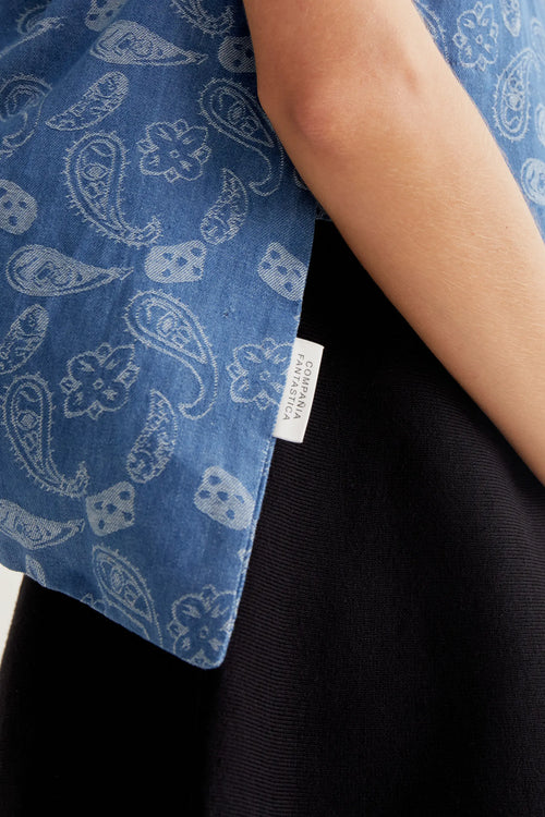 Bolso vaquero azul con estampado Paisley