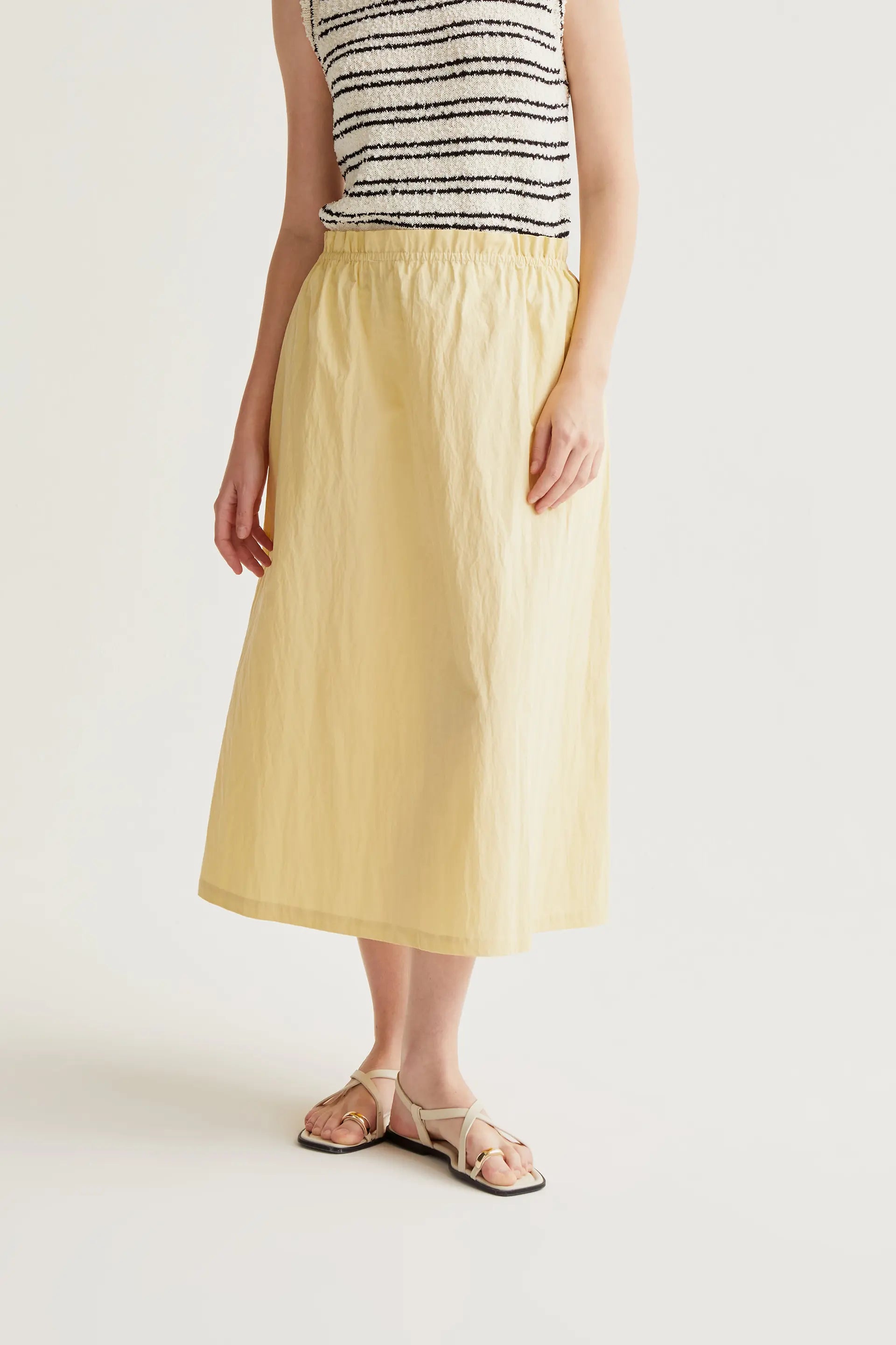 Falda midi amarillo claro