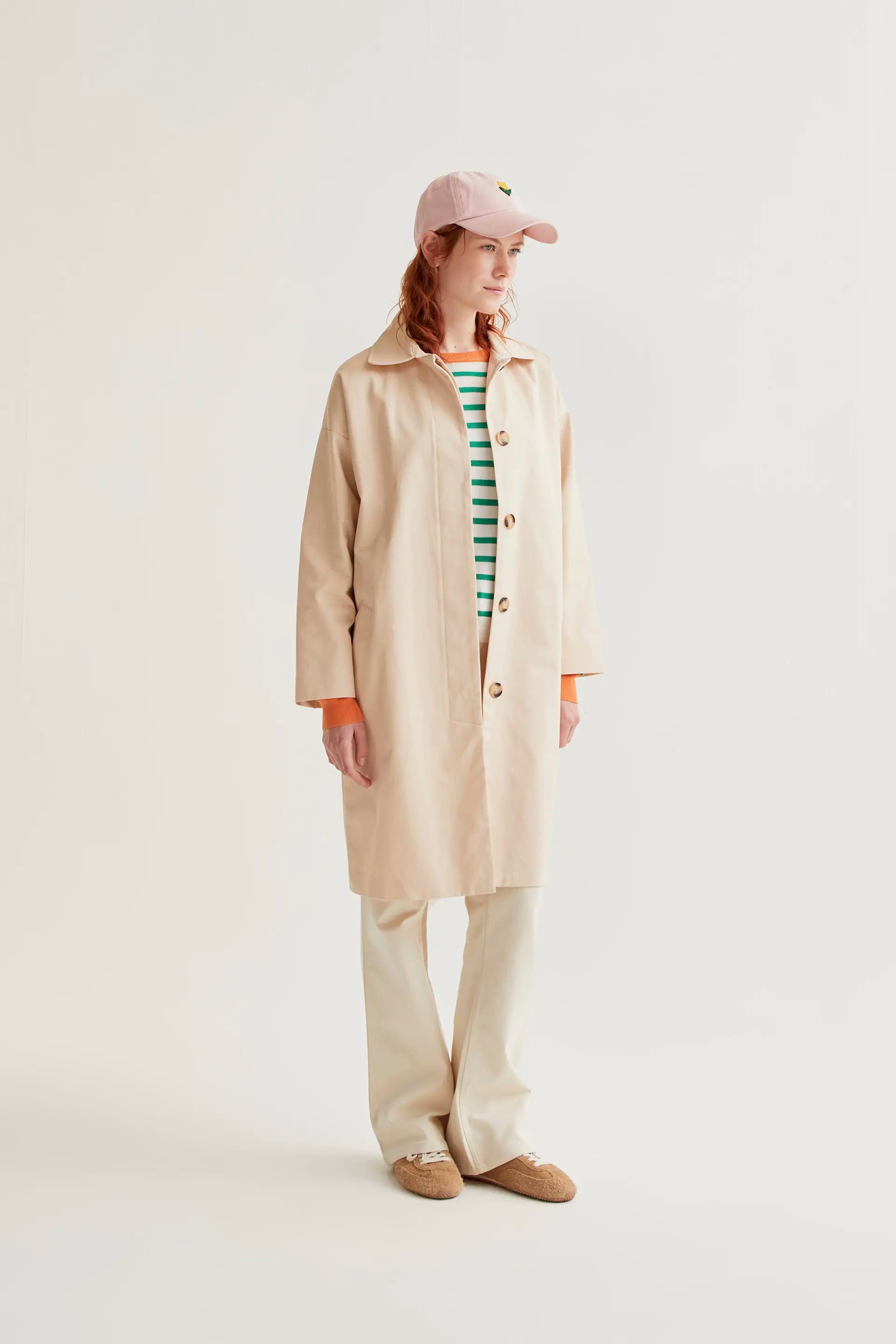 Gabardina con print de Tulipán