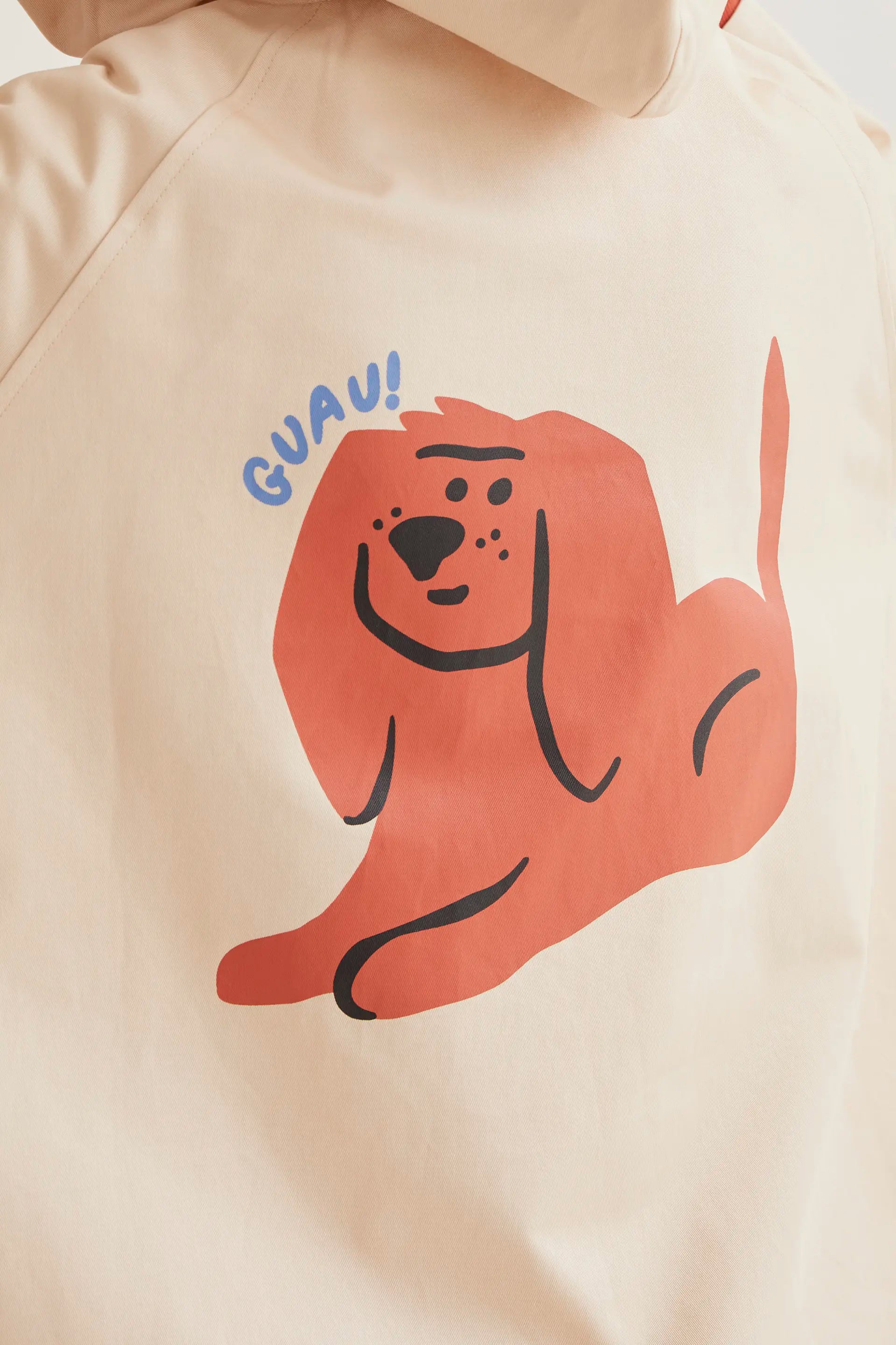 Gabardina con print de Perrito