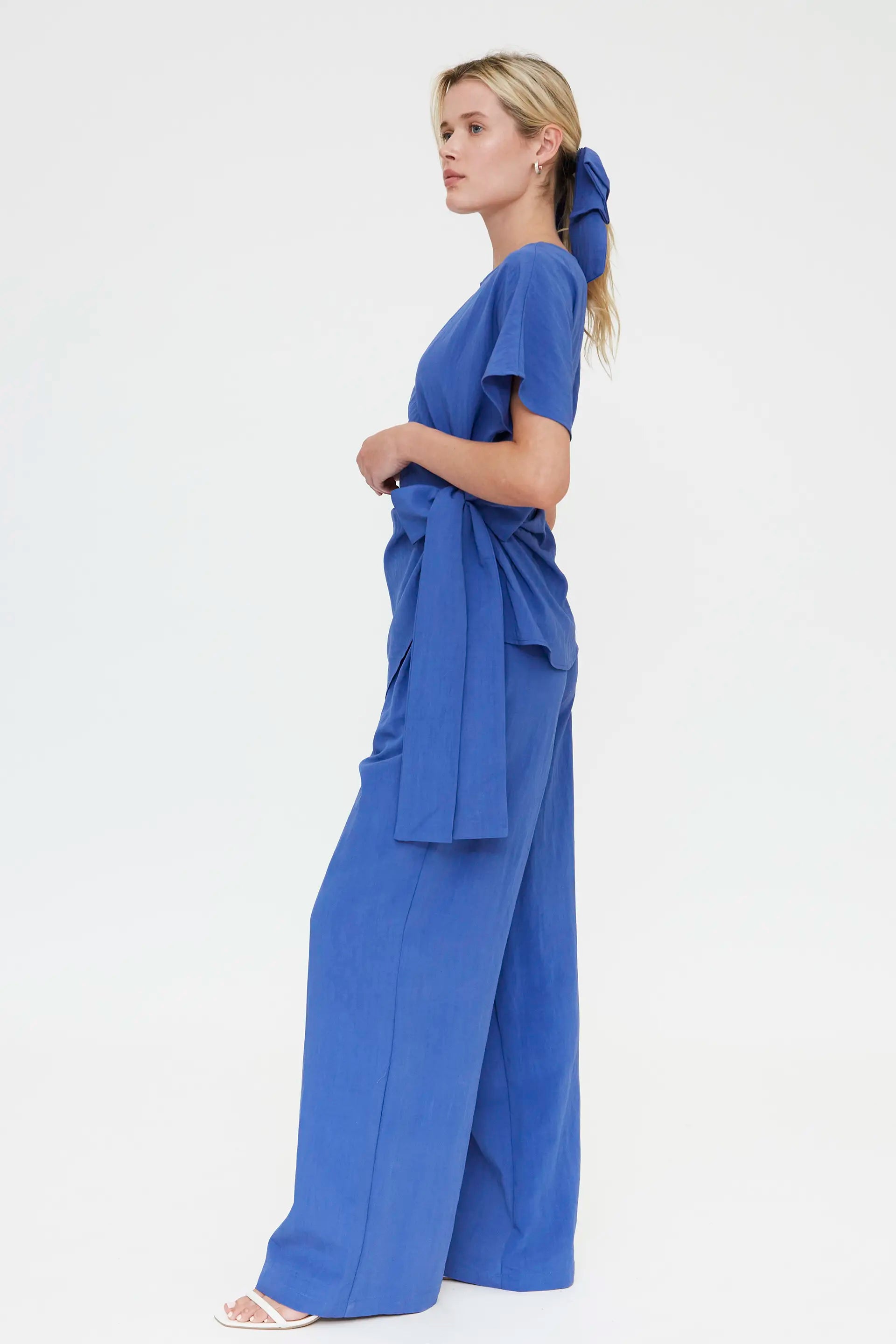 Pantalón azul fluído