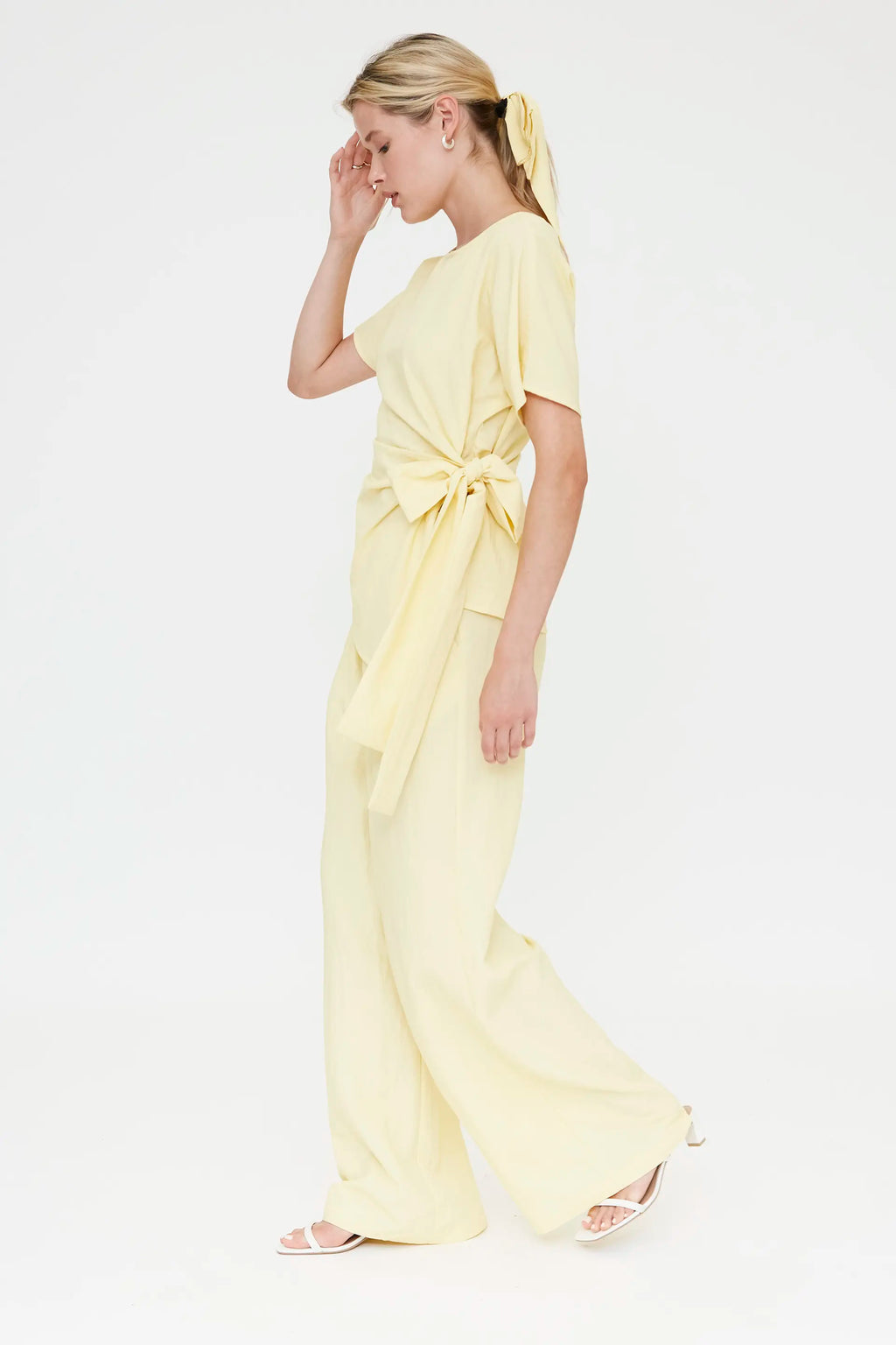 Pantalón amarillo claro fluído