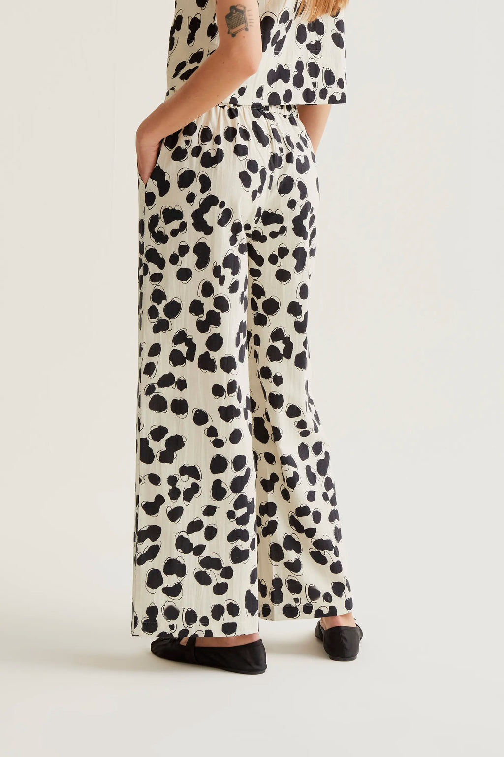Pantalón con estampado Dalmatian