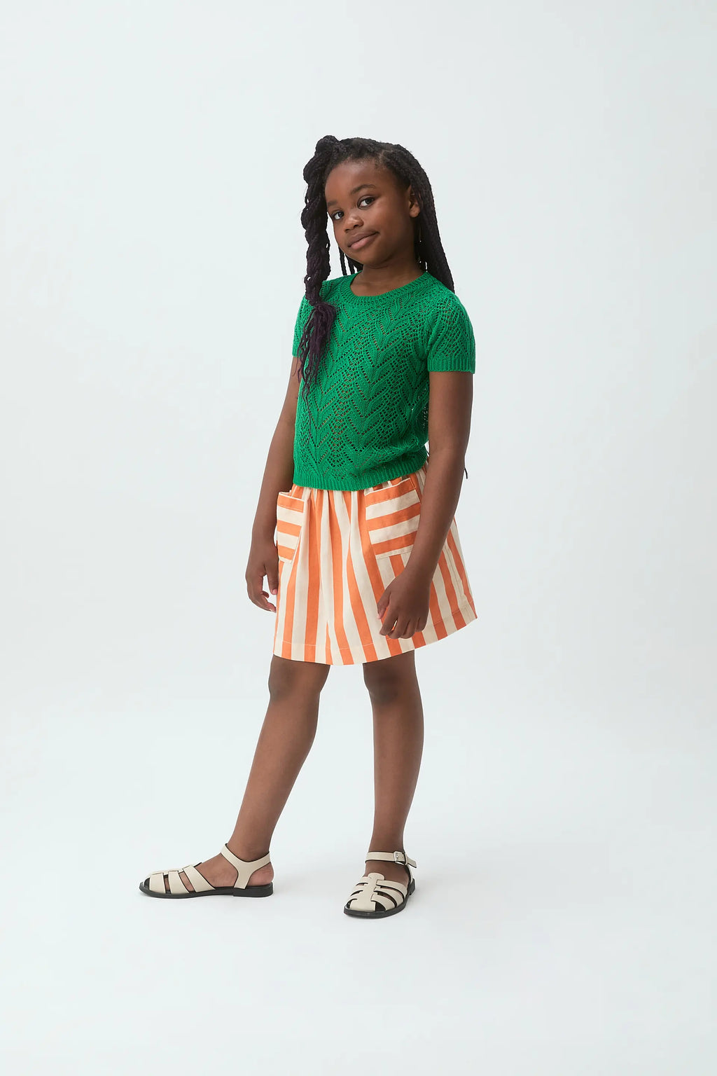 Jersey de niña con bordado verde
