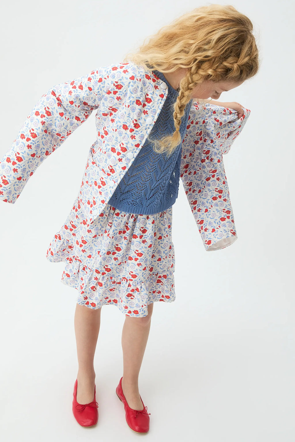 Jersey de niña con bordado azul
