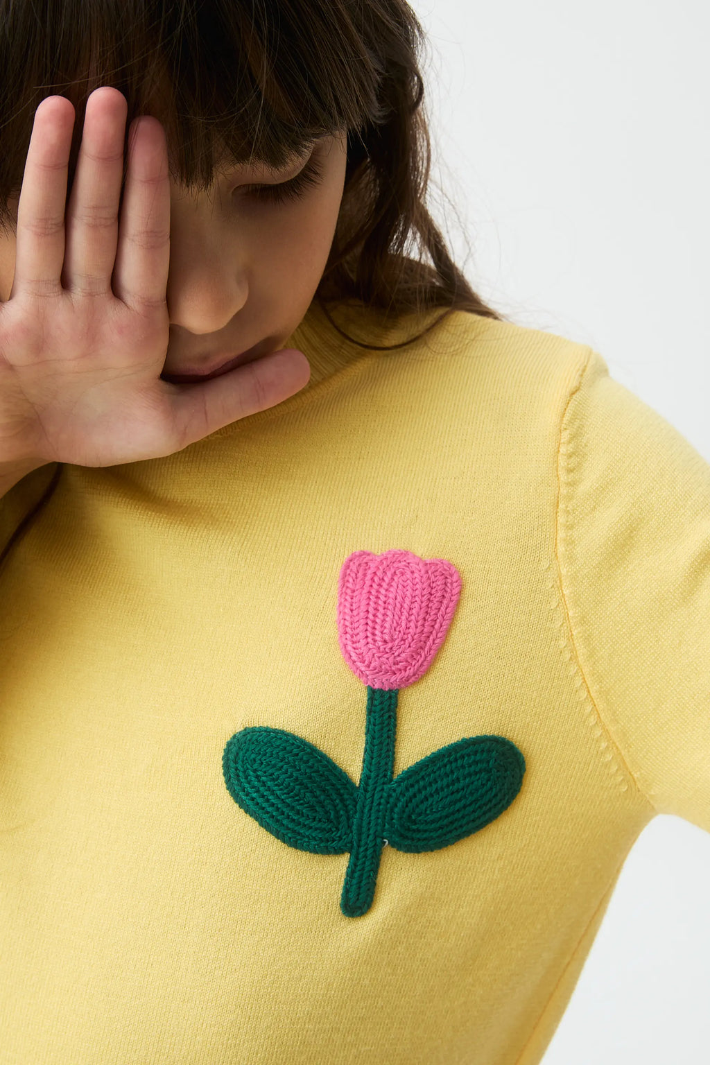 Jersey de niña punto con bordado de flor