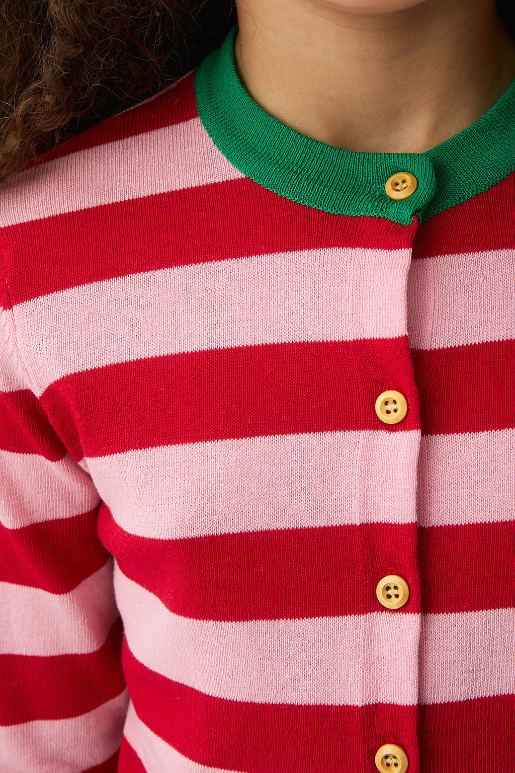Cárdigan de niña estampado con rayas rosa  y rojo