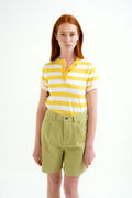 Top con estampado de rayas blanco y amarillo