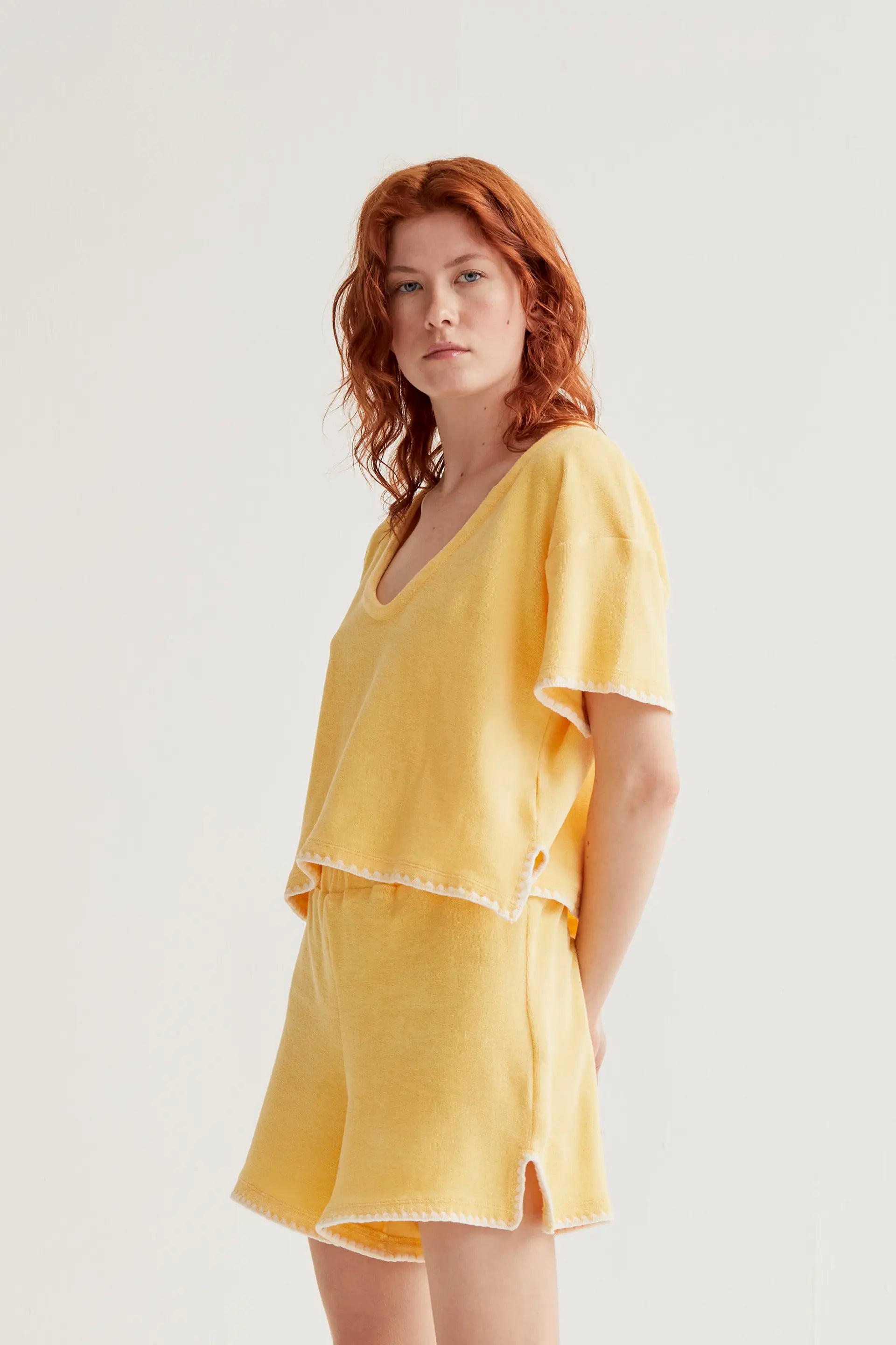 Shorts playero amarillo claro