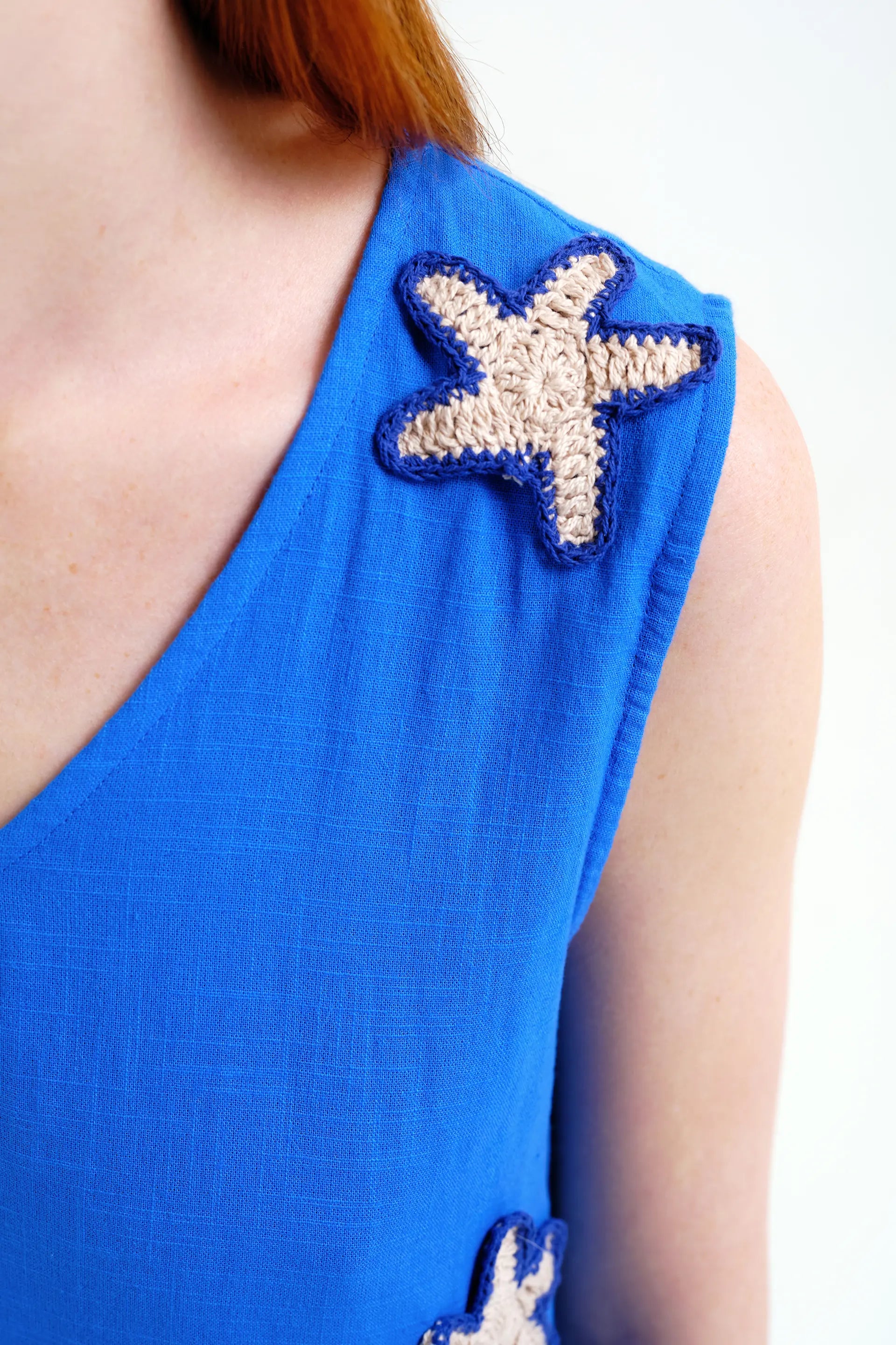 Vestido corto 100% algod¨®n azul marino con apliques de estrellas