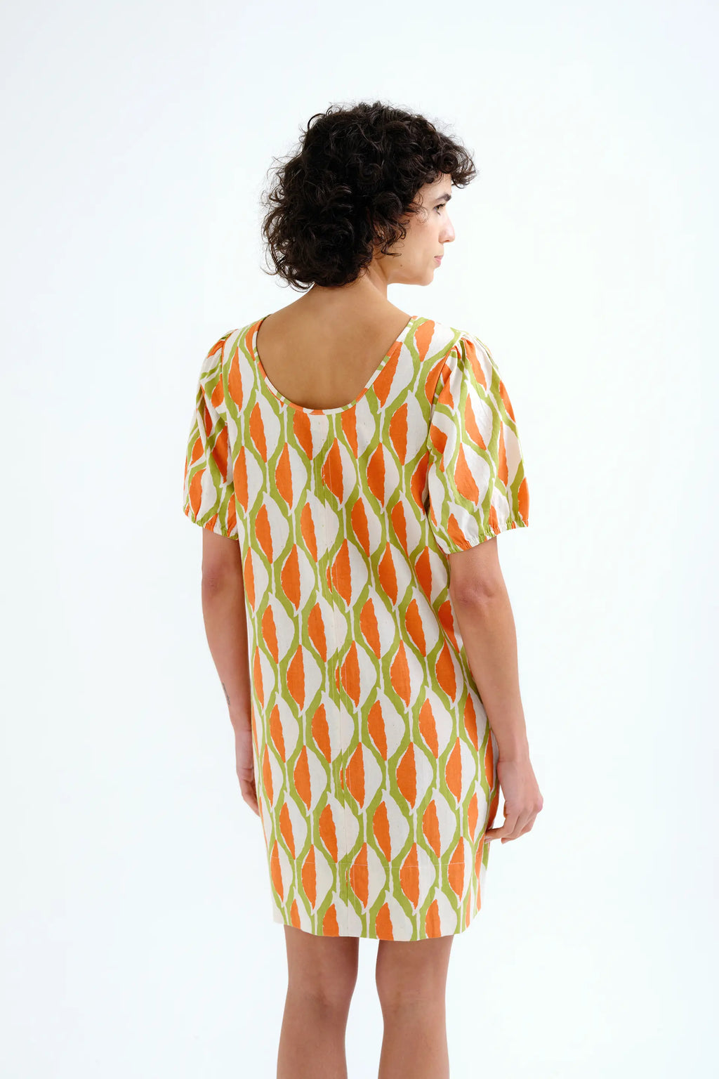 Vestido corto con estampado Aloe