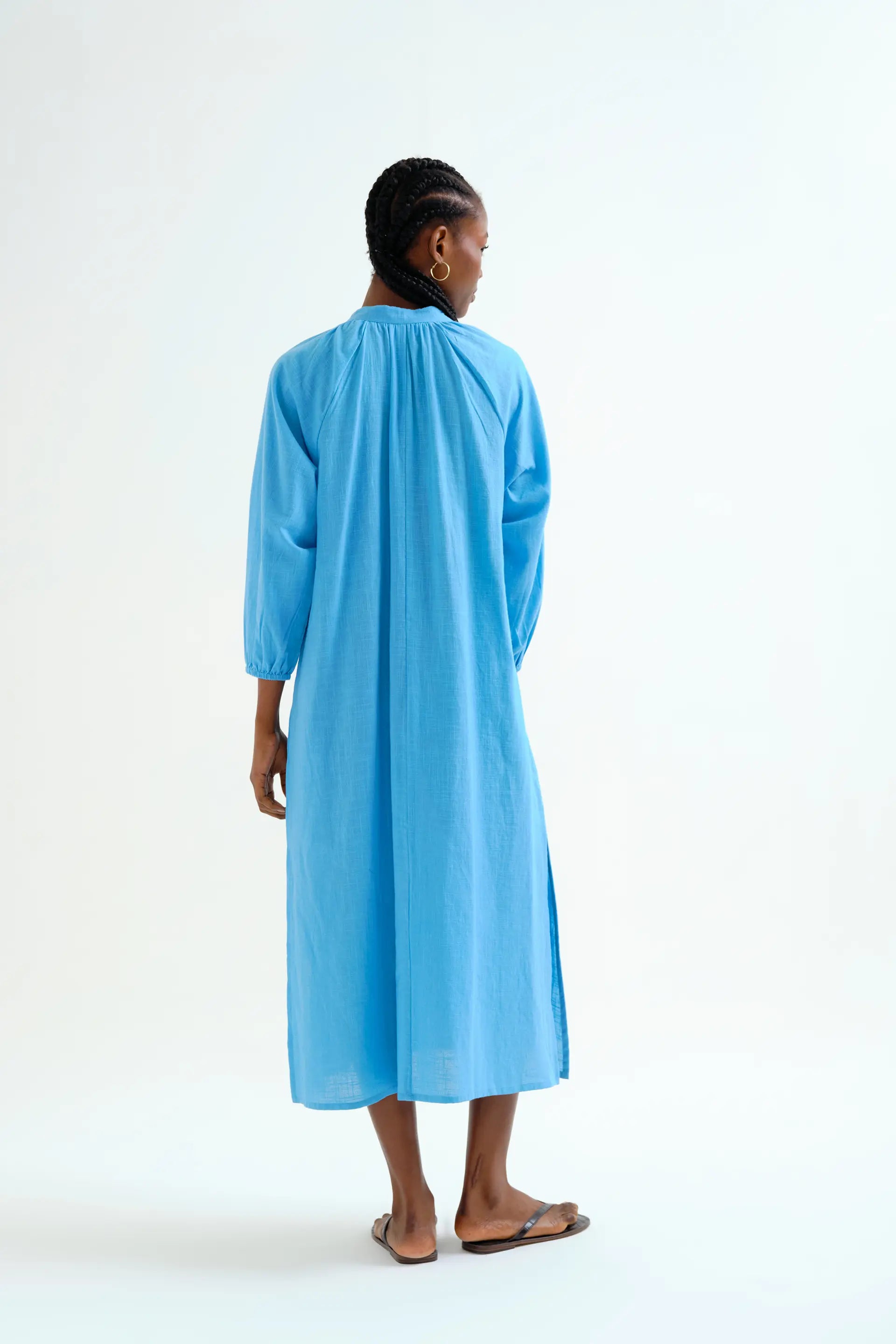 Kaftan largo azul con botones