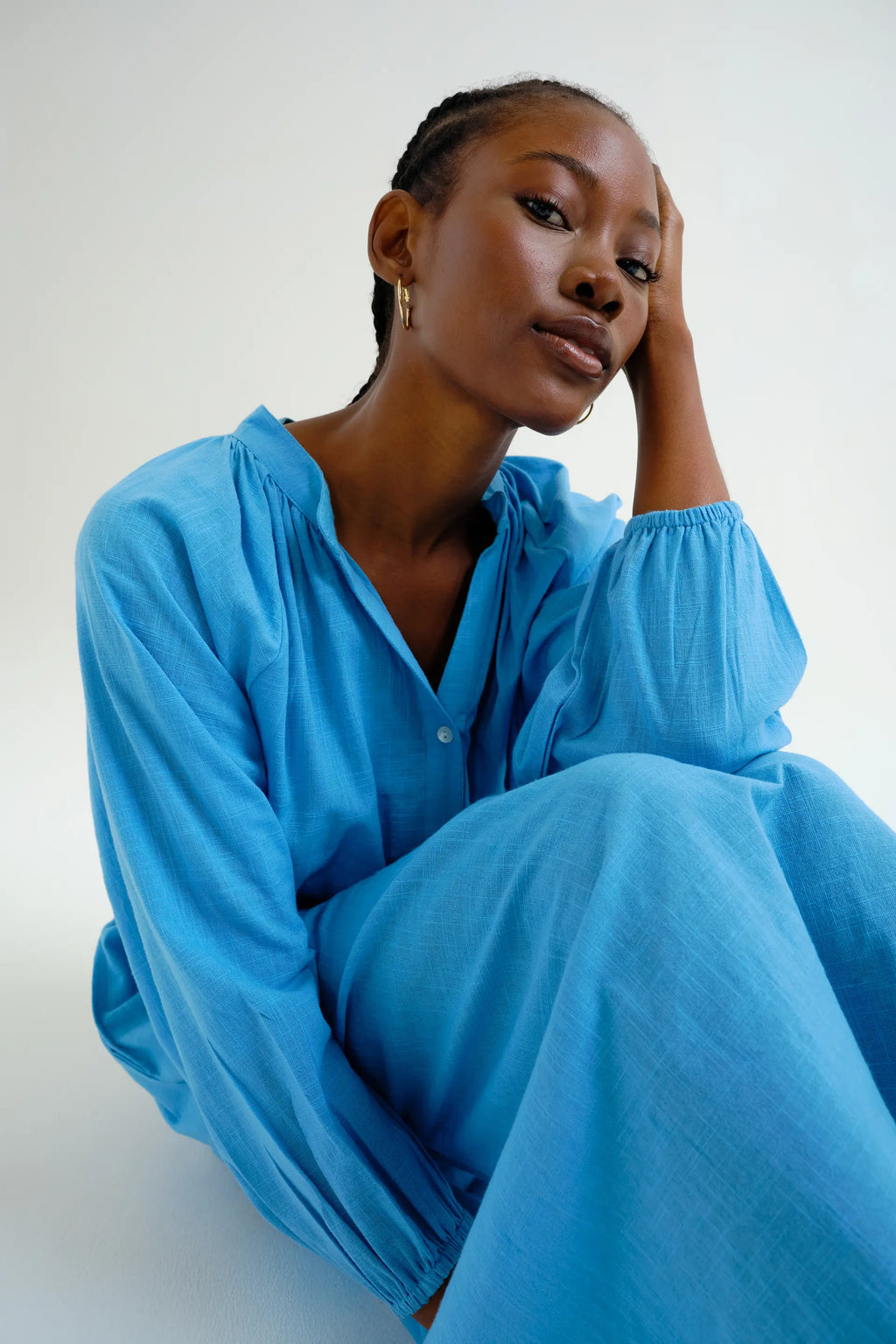Kaftan largo azul con botones
