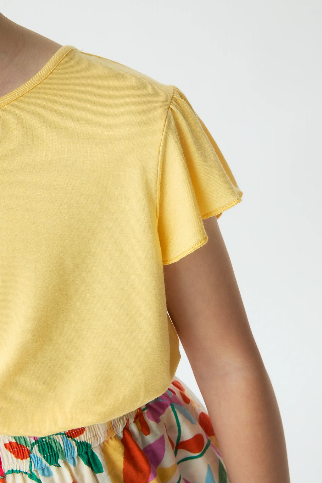 Camiseta de ni?a manga corta amarilla