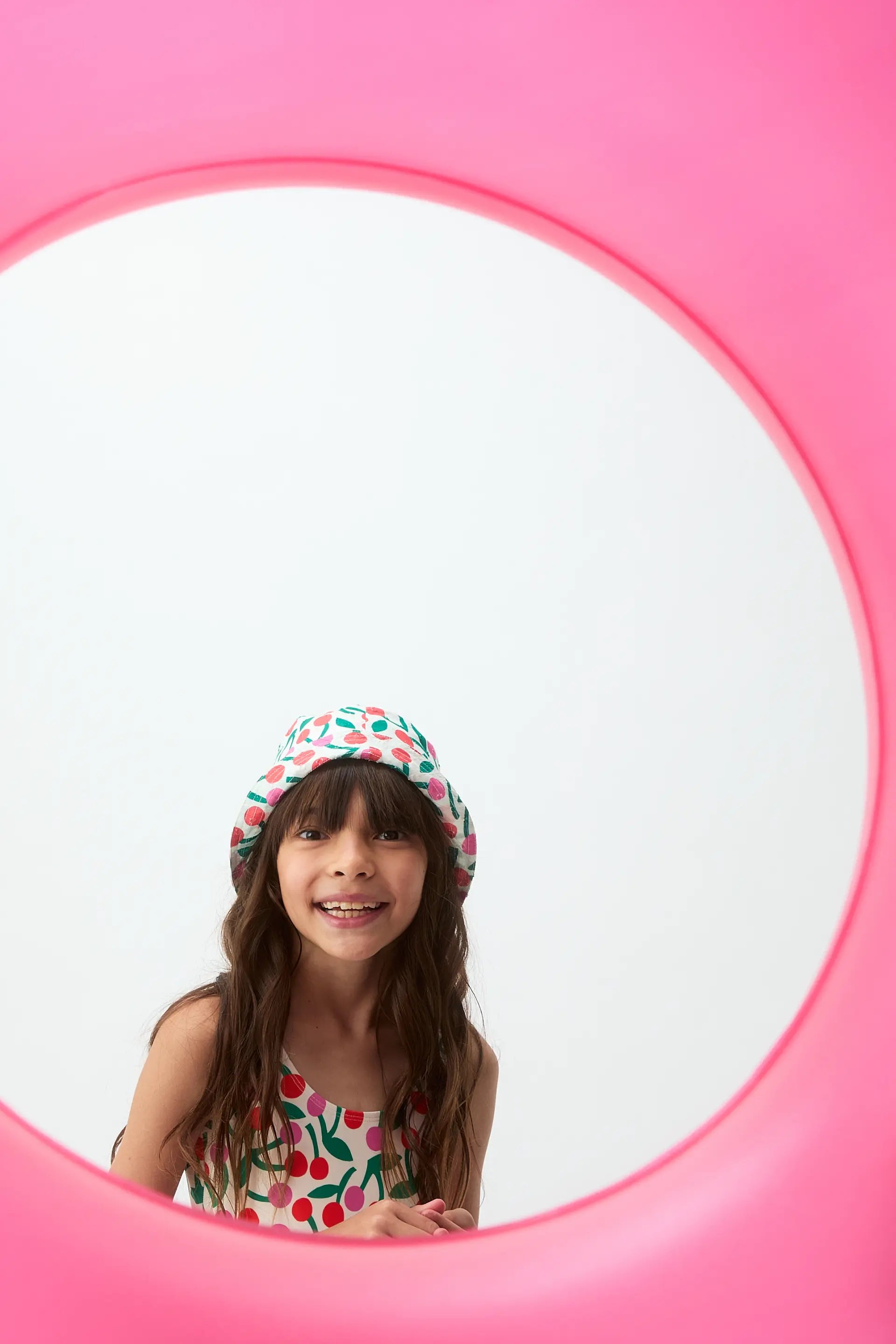 Gorro de ni?a con estampado Guinda