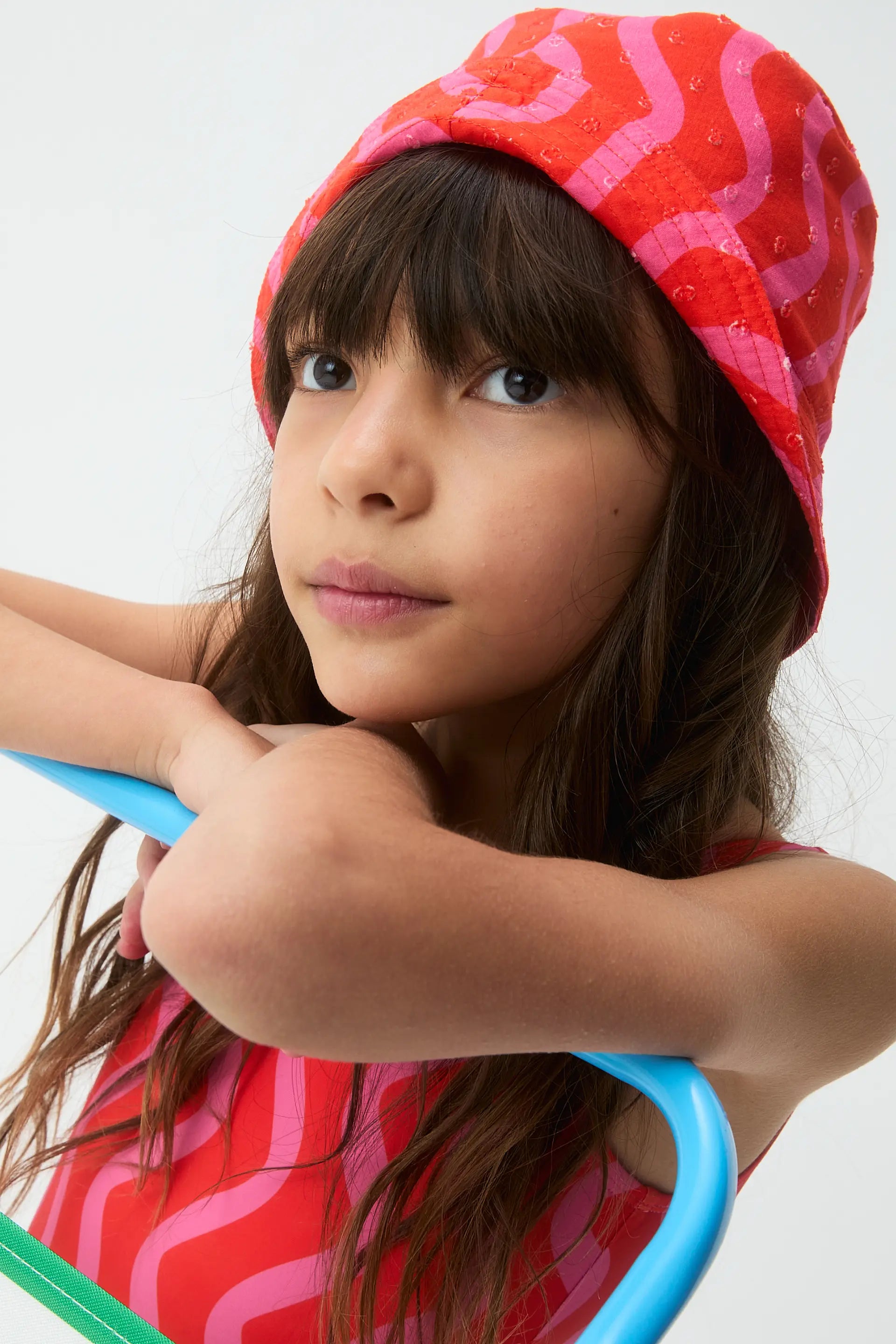 Gorro de ni?a con estampado Wave Red & Pink